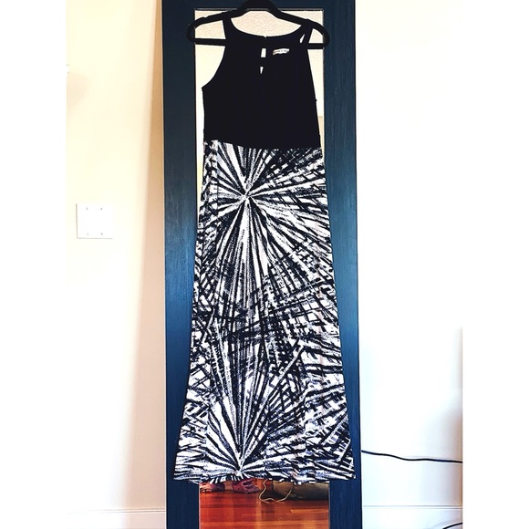 Gorgeous Maxi Dress - Picture 1 of 1